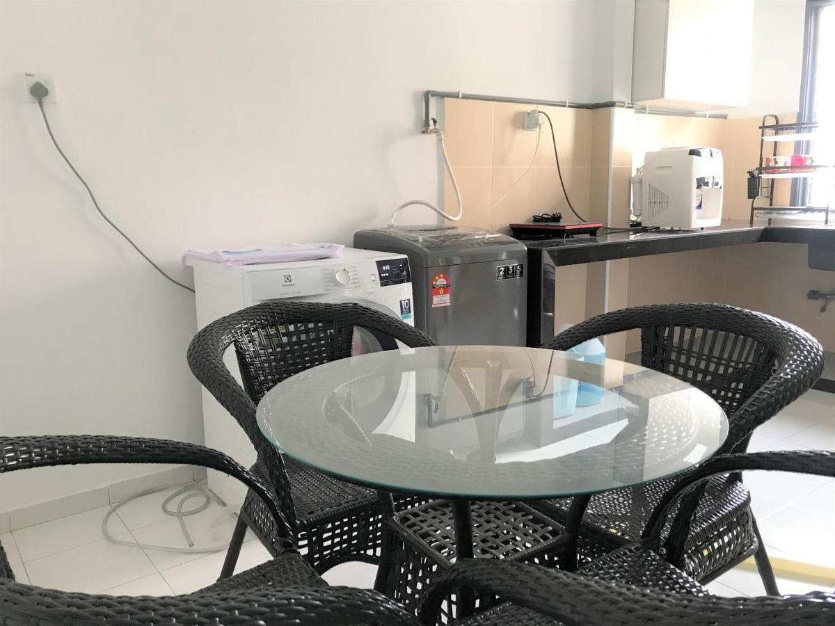 Oyo 90493 Jl Homestay Segamat Buitenkant foto