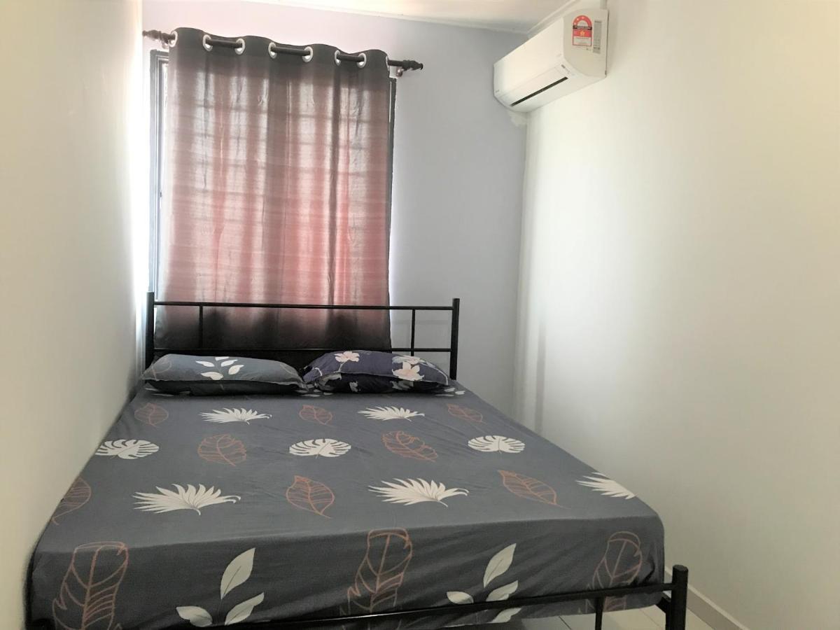 Oyo 90493 Jl Homestay Segamat Buitenkant foto