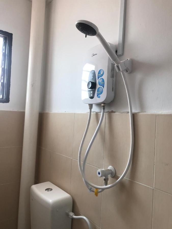 Oyo 90493 Jl Homestay Segamat Buitenkant foto