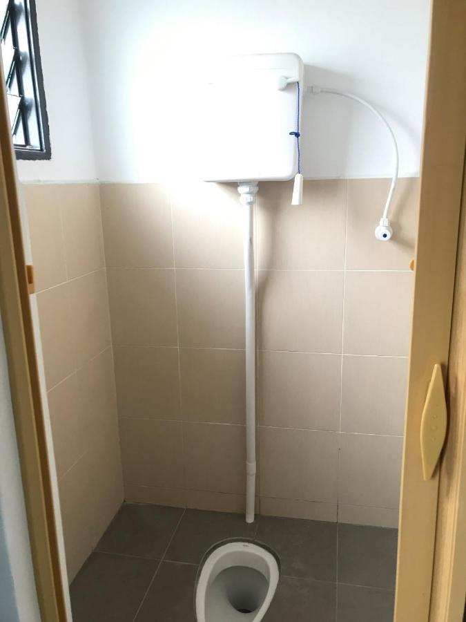 Oyo 90493 Jl Homestay Segamat Buitenkant foto